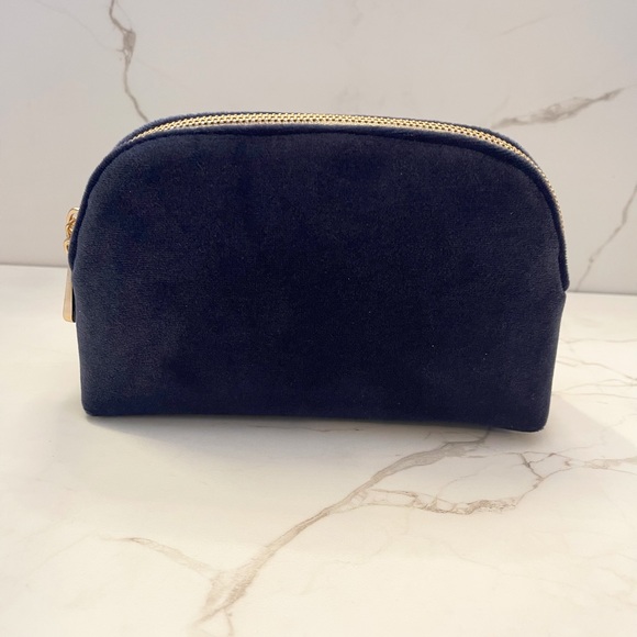 DIOR Velour Makeup Pouch - Picture 5 of 7